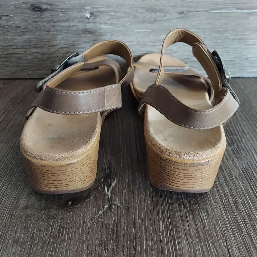 DANSKO LAURIE BURNISHED CALF STONE LEATHER SANDAL 39 WEDGE CASUAL VACATION